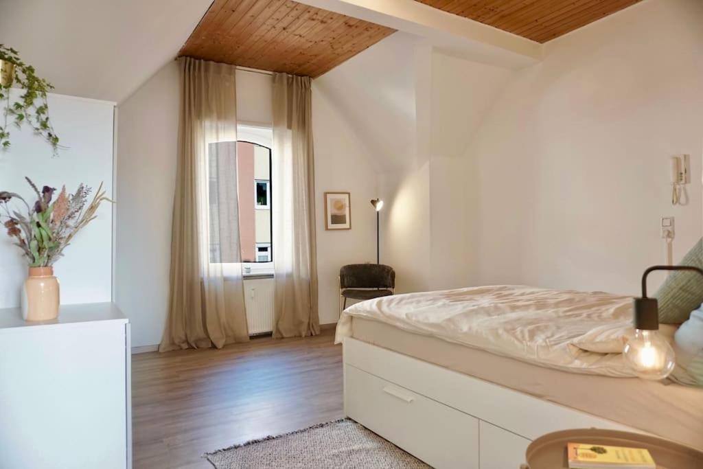 Neu I Moderne Zentrale I Netflix I 4 Gaeste Apartment Andernach